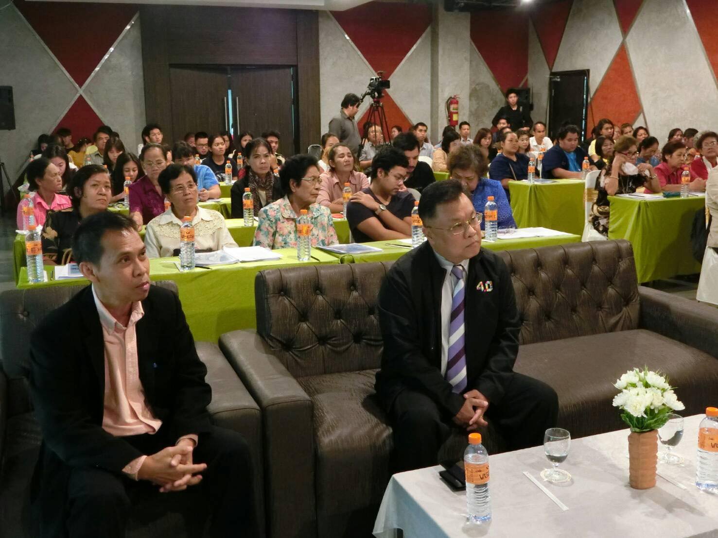 ผู้อำนวยการกองพัฒนาดิจิทัลอุตสาหกรรม เป็นประธานกล่าวเปิดงาน Road Show กิจกรรมการสร้างโอกาสในการเข้าถึงและแนวทางการใช้เทคโนโลยีดิจิทัลอุตสาหกรรม 4.0 ณ