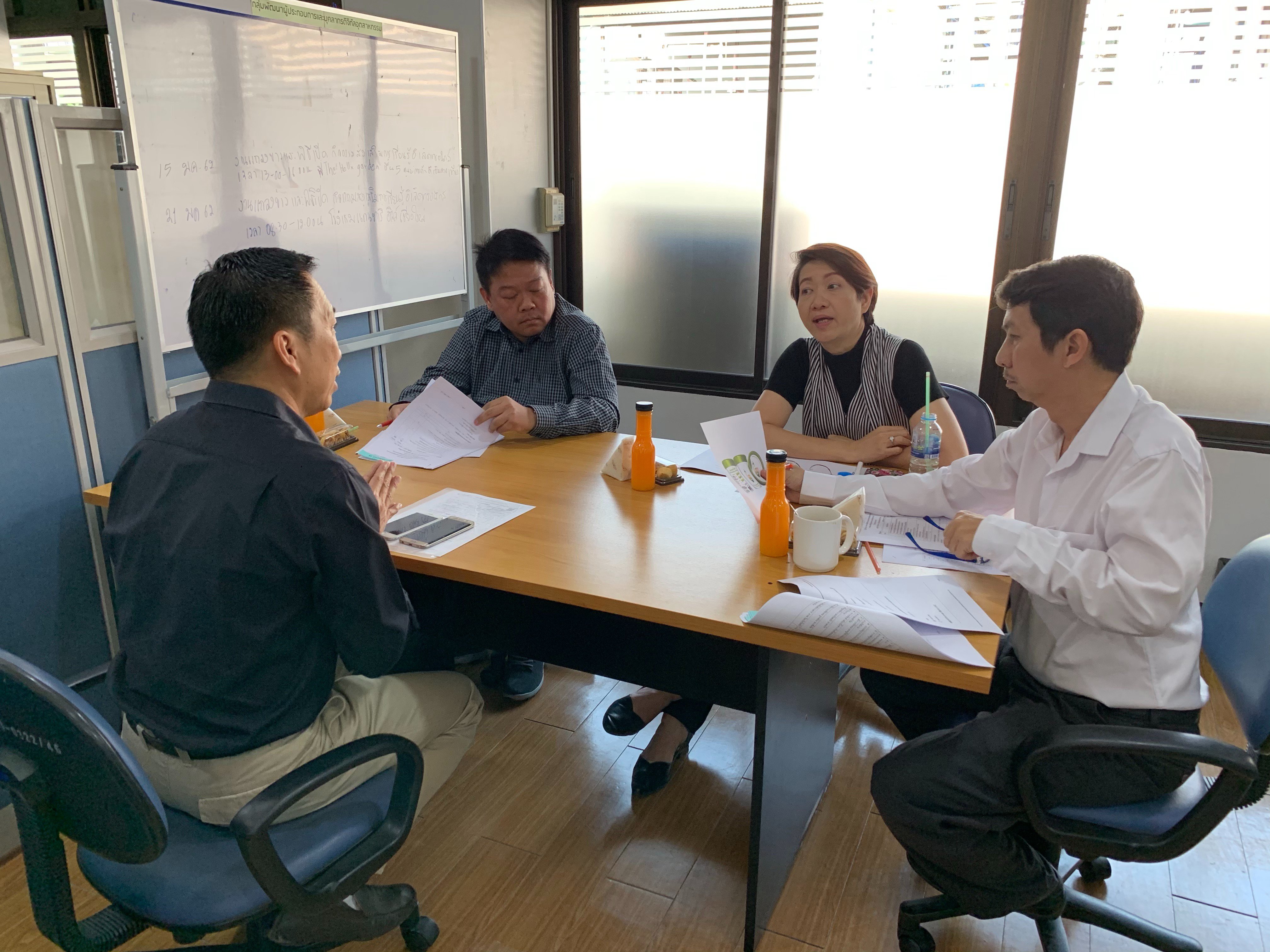 กบ.กท.กสอ. ร่วมกับ มศว. จัดประชุมเพื่อพิจารณาคัดเลือก SMEs เข้าร่วมโครงการ เพิ่มศักยภาพและยกระดับเทคโนโลยีอุตสาหกรรม ประจำปีงบประมาณ 2562