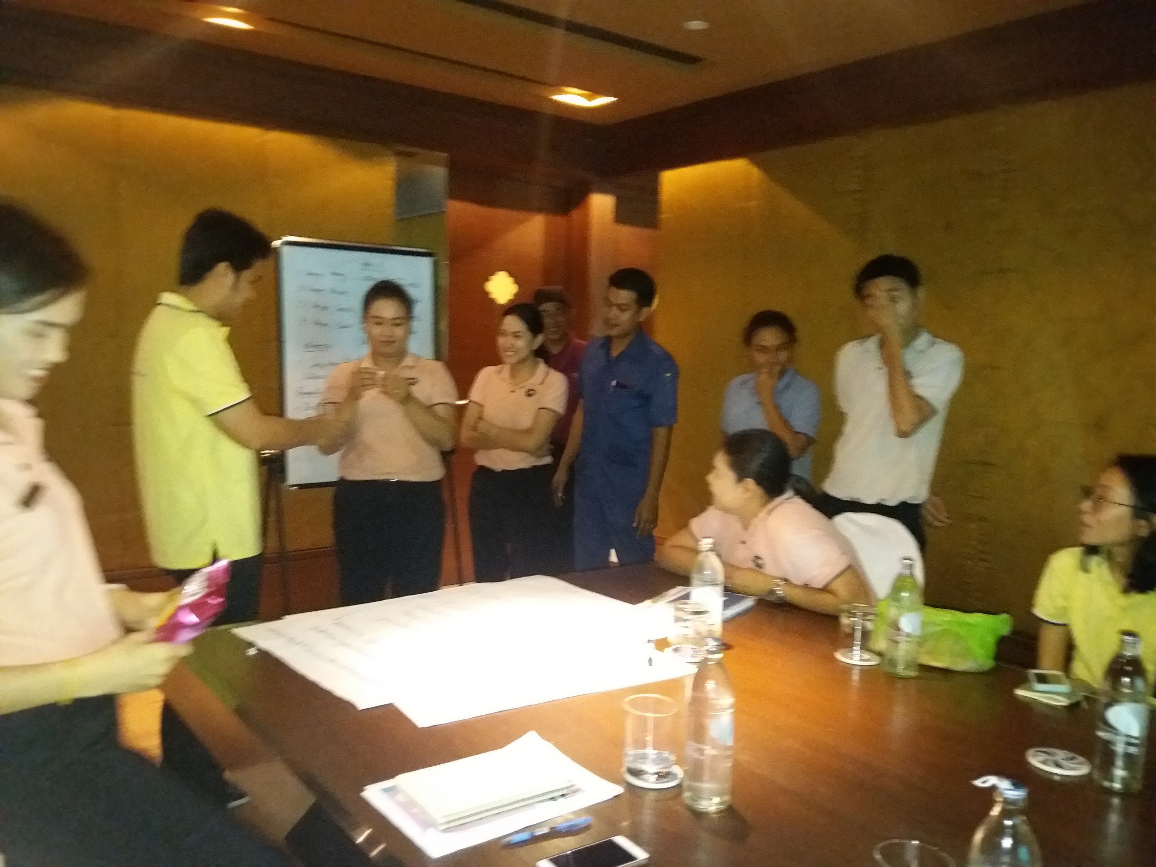 วันศุกร์ที่ 18 มกราคม 2562 คณะทำงาน Happy Workplace กท.กสอ. ได้เป็นทีมวิทยากรในการอบรมเชิงปฏิบัติการแก่ตัวแทนคณะทำงาน Happy Workplace โรงแรมมาราเกซ หัวหิน