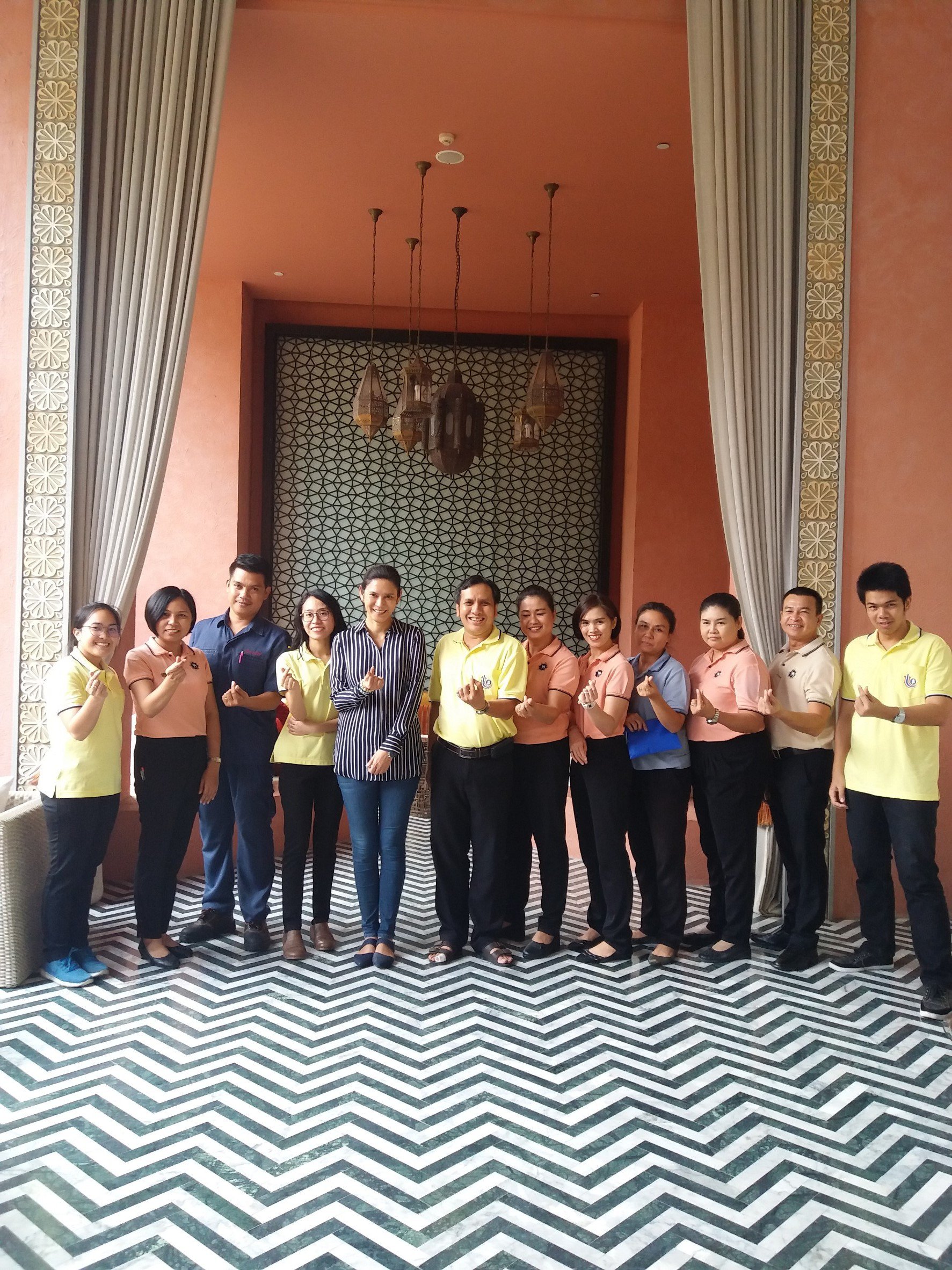 วันศุกร์ที่ 18 มกราคม 2562 คณะทำงาน Happy Workplace กท.กสอ. ได้เป็นทีมวิทยากรในการอบรมเชิงปฏิบัติการแก่ตัวแทนคณะทำงาน Happy Workplace โรงแรมมาราเกซ หัวหิน