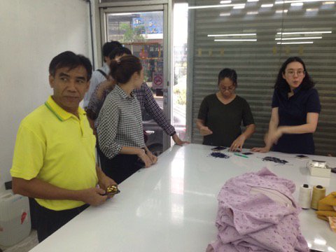 วันพุธที่ 29 พฤษภาคม 2562 กลุ่ม กช.กท.กสอ.ได้ลงพื้นที่กำกับติดตามงานกิจกรรมเพิ่มศักยภาพ SMEs ด้วยระบบเทคโนโลยีดิจิทัล (Digital for SMEs)กิจกรรมส่งเสริมและพัฒนาศักยภาพ SMEs ด้วยระบบดิจิทัลบริหารจัดการธุรกิจ 130 กิจการ