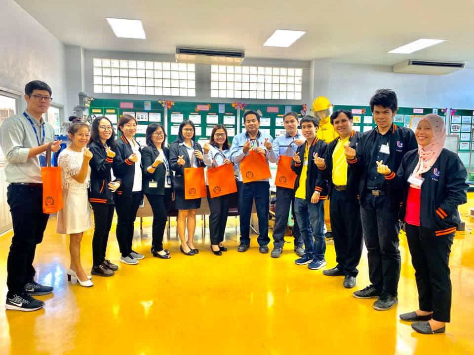 วันอังคารที่ 3 ธันวาคม 2562 นางนวลจิตต์ เรืองศรีใส นักวิเคราะห์นโยบายและแผนเชี่ยวชาญ ประธานคณะทำงาน Happy Workplace กท.กสอ. นำทีมงานฯ ร่วมกับคณะกรรมการตรวจประเมินองค์กรต้นแบบ Happy Workplace จากมหาวิทยาลัยมหิดล โดย รศ.ดร.ศิรินันท์ กิตติสุขสถิต