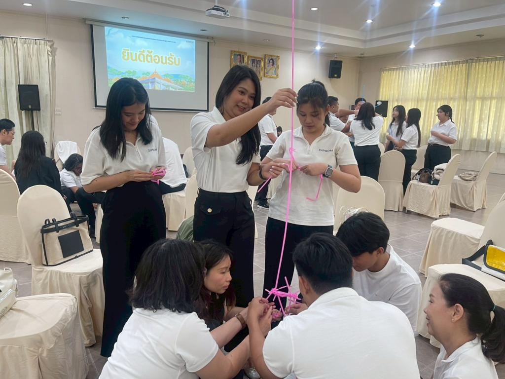 สัมมนาเชิงปฏิบัติการส่งเสริมการเรียนรู้เศรษฐกิจพอเพียง หลักสูตรตามรอยพ่อ