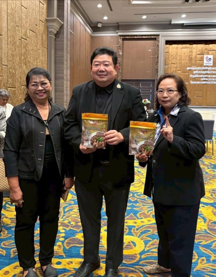 นายมนตรี วงค์มั่นกิจการ ผู้อำนวยการกองพัฒนาดิจิทัลอุตสาหกรรม เป็นประธานในกิจกรรมสรุปผลการดำเนินงานและพิธีปิดกิจกรรมการพัฒนาผลิตภาพสำหรับธุรกิจแปรรูปเป้าหมายด้วยเทคโนโลยีดิจิทัล